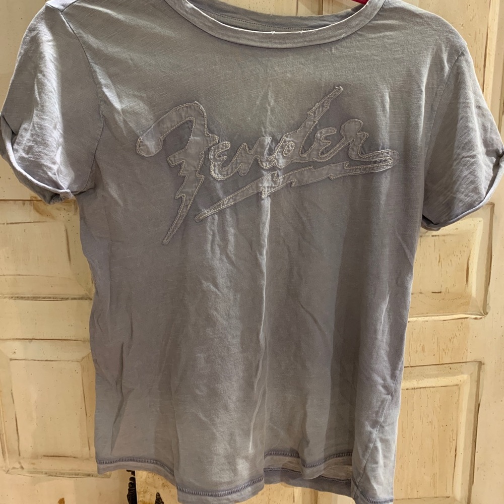 Gray tshirt